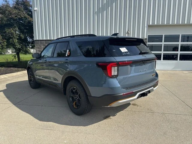 New 2026 Vapor Blue Metallic Ford Tremor® image 7