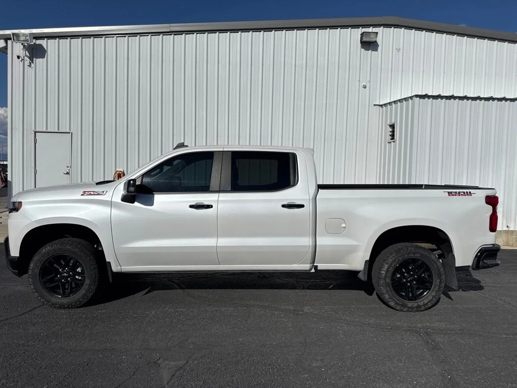 Used 2021 Pearl Chevrolet LT Trail Boss image 6