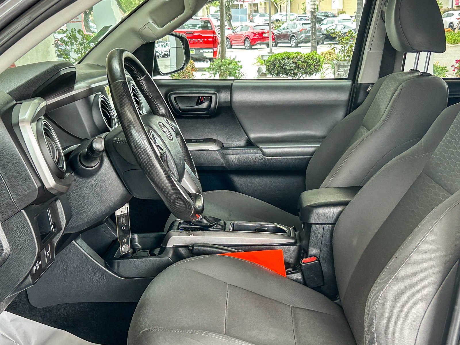 Used 2018 MAGNETIC GRAY MET TOYOTA TRUCK SR5 image 17
