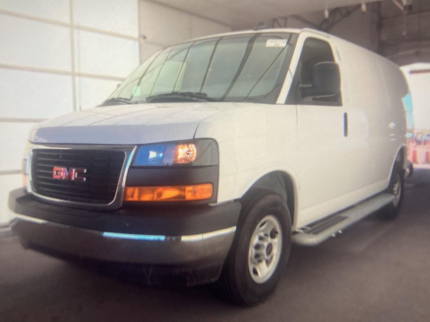 Used 2025 Summit White GMC 2500 image 5