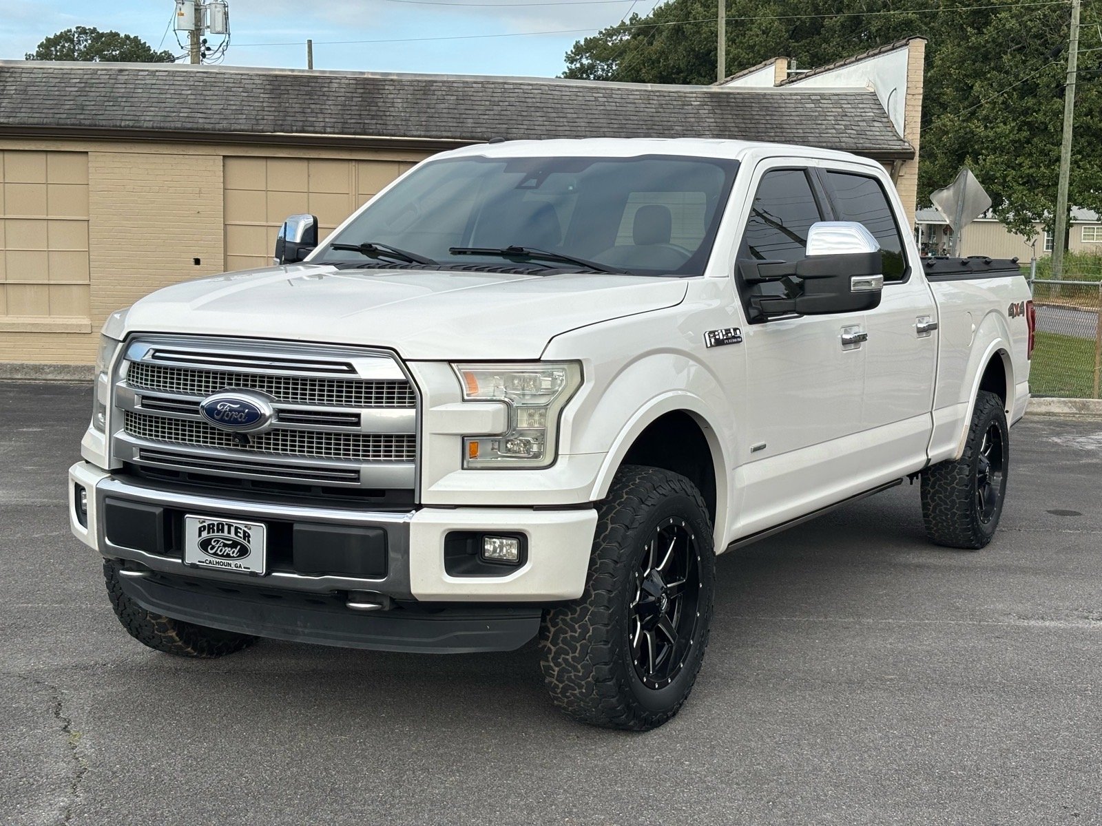 Used 2016 White Platinum Tri-Coat Metallic Ford Platinum image 2