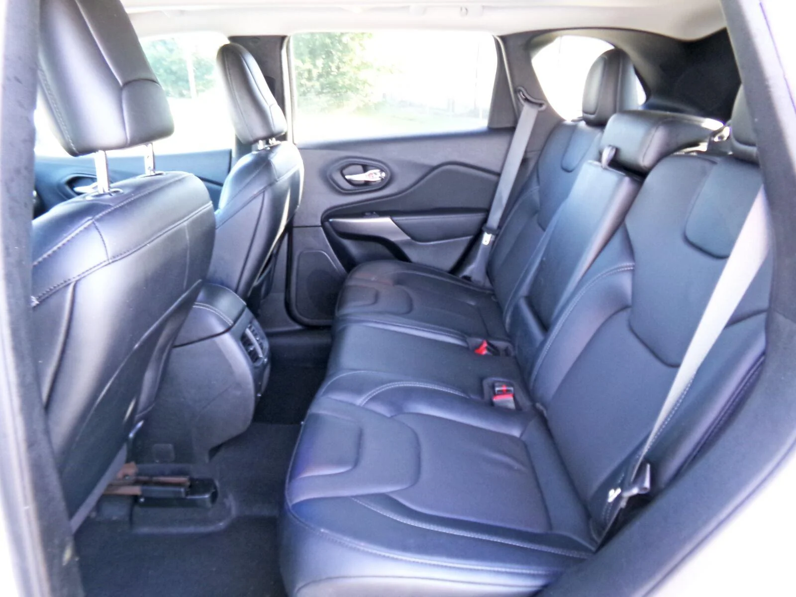 Used 2022 Bright White Clearcoat Jeep Limited image 14