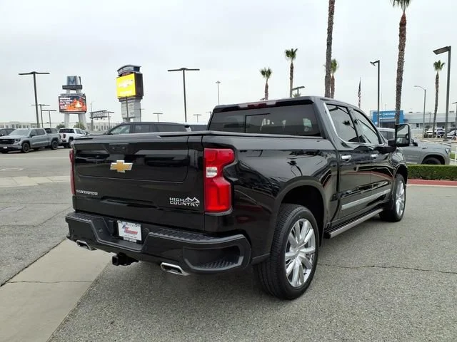 Used 2025 Black Chevrolet High Country image 7