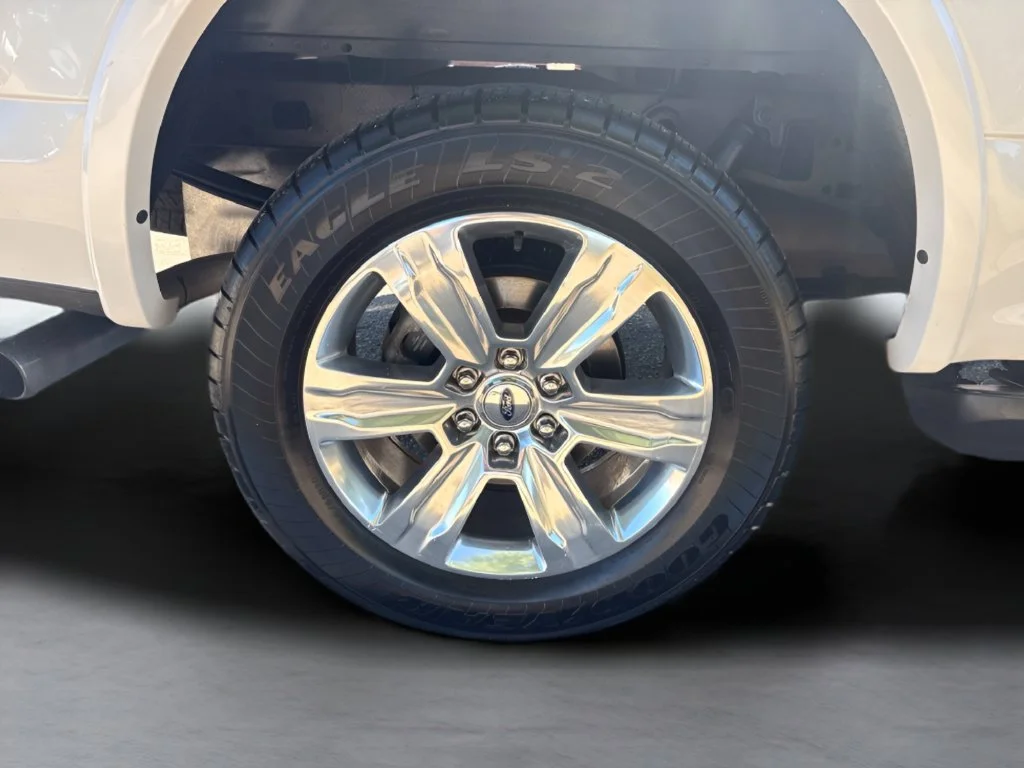 Used 2019  Ford XL image 39