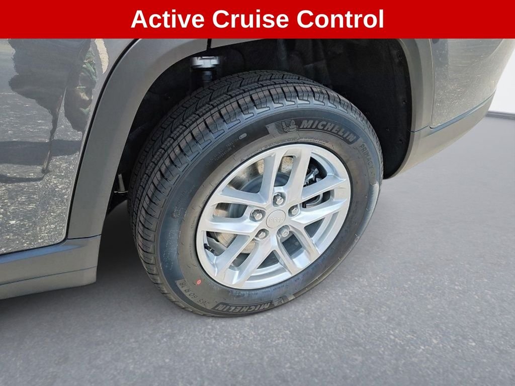New 2026 Baltic Gray Metallic Clearcoat Jeep Altitude image 11