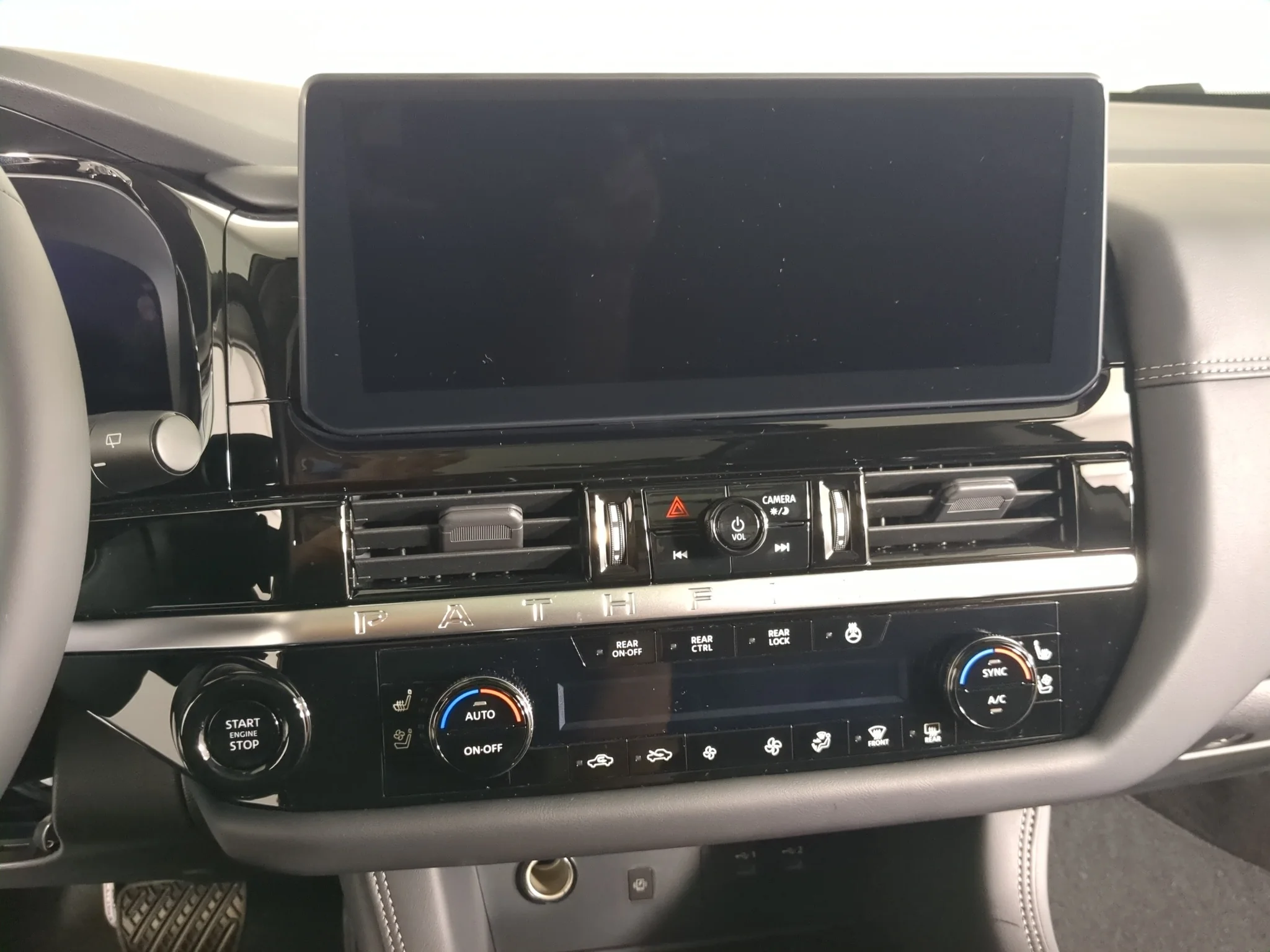 New 2026 2T WHT BLK Nissan Platinum image 29