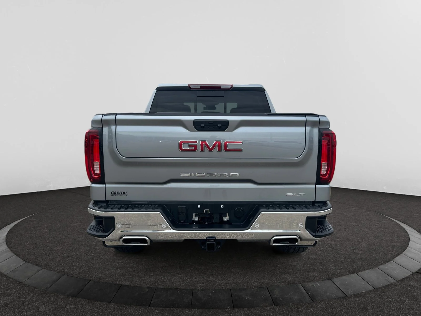 Used 2025 Gray GMC SLT Crew 6.2L Leather Sunroof Nav 4x4 image 4