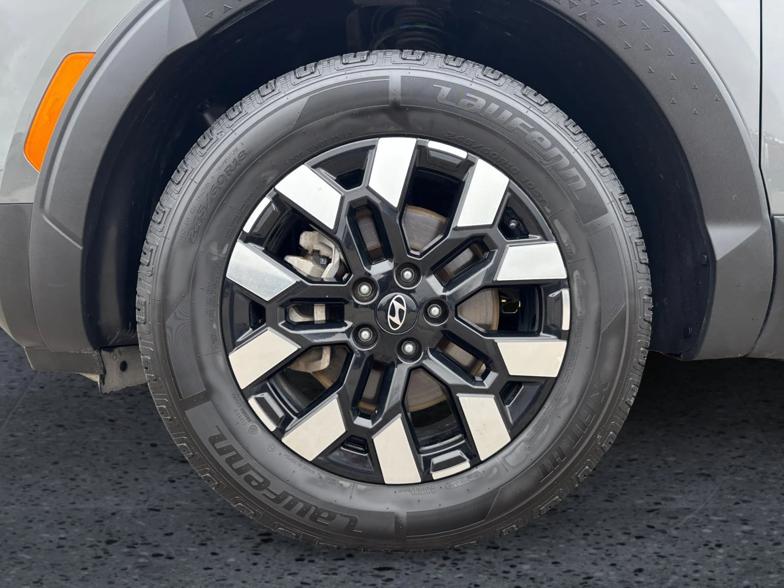 Used 2025 Atlas White Hyundai Preferred image 9