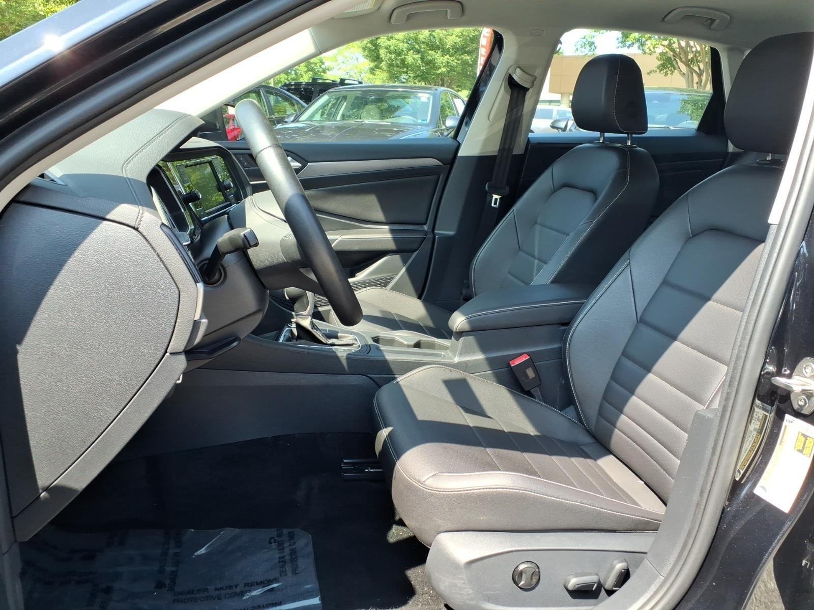 Used 2024  Volkswagen SE image 20