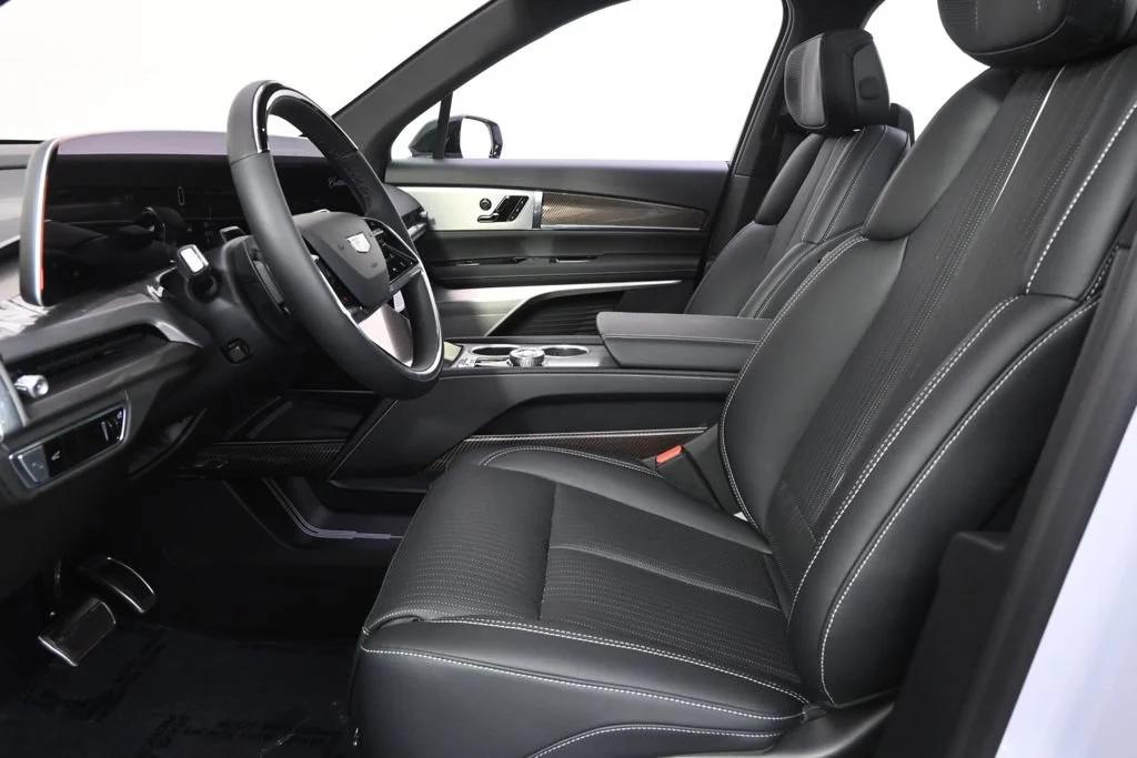 2027 Cadillac VISTIQ Sport - Photo 13