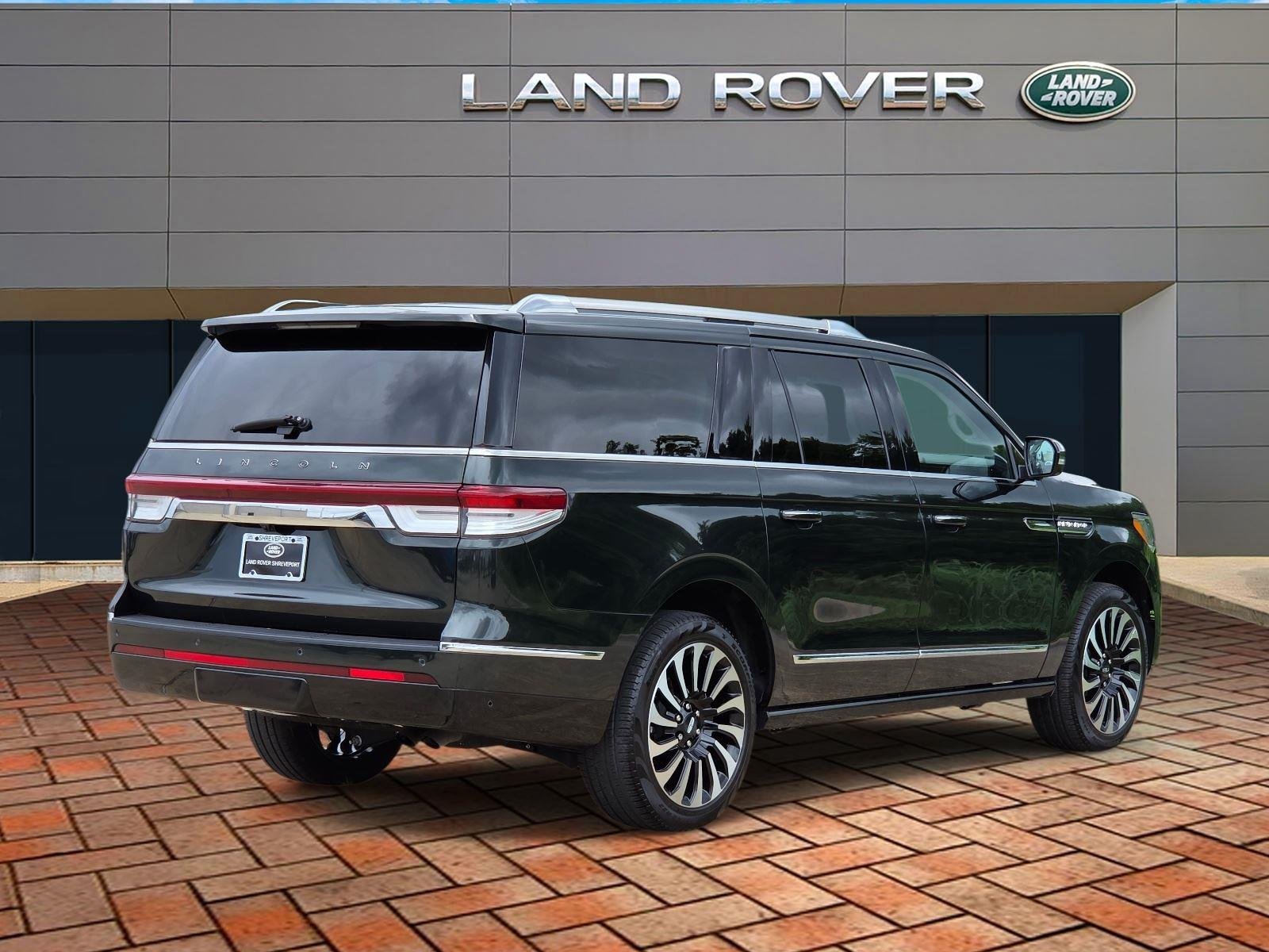 Used 2023 Manhattan Green Metallic Premium Colorant Lincoln Black Label image 4