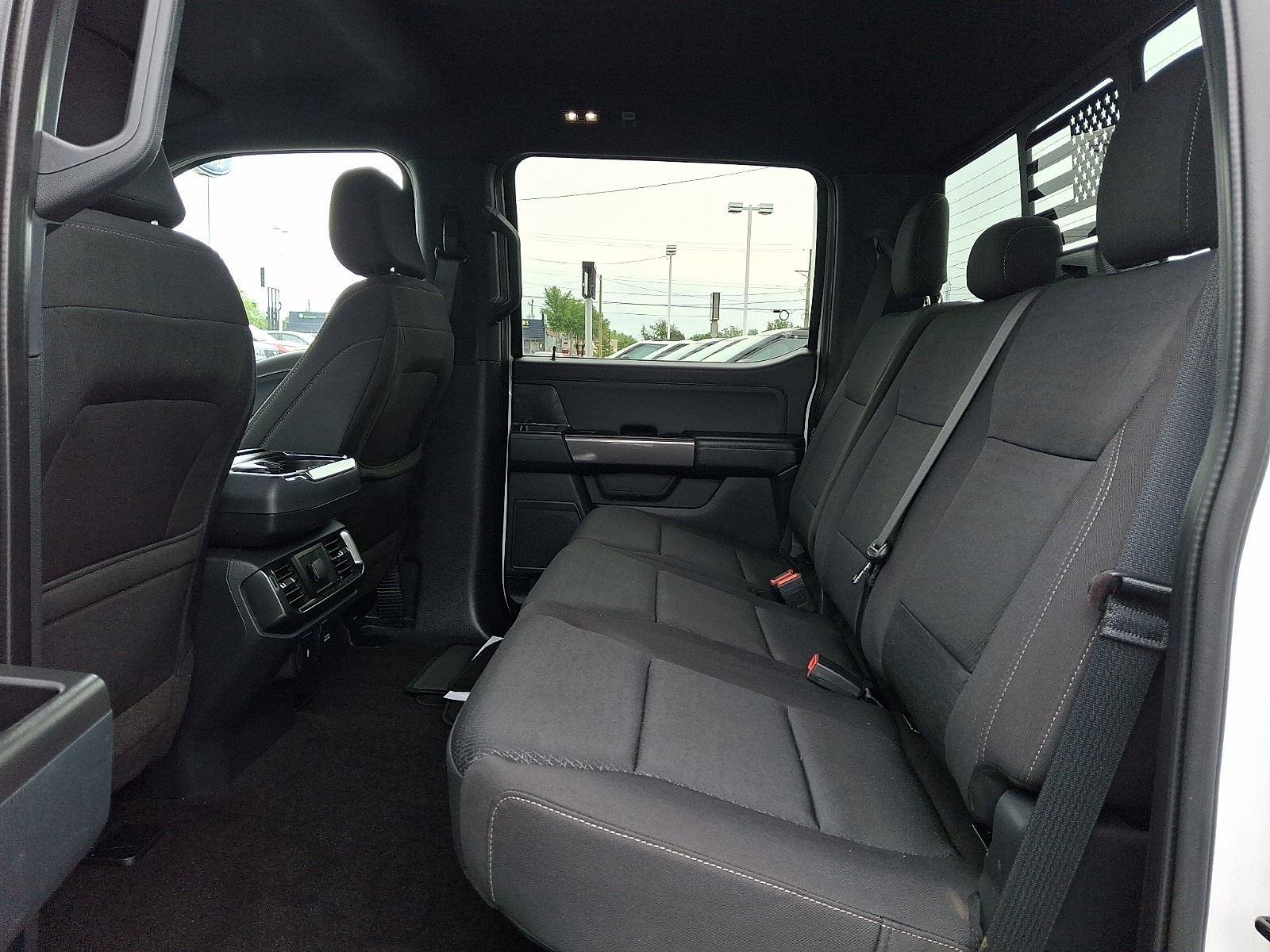 Certified Used 2022 Oxford White Ford XLT image 12