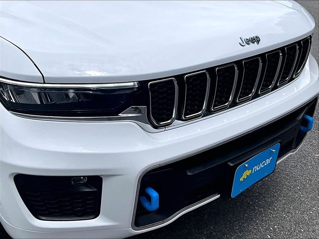 Used 2023 White Jeep Overland 4xe image 32