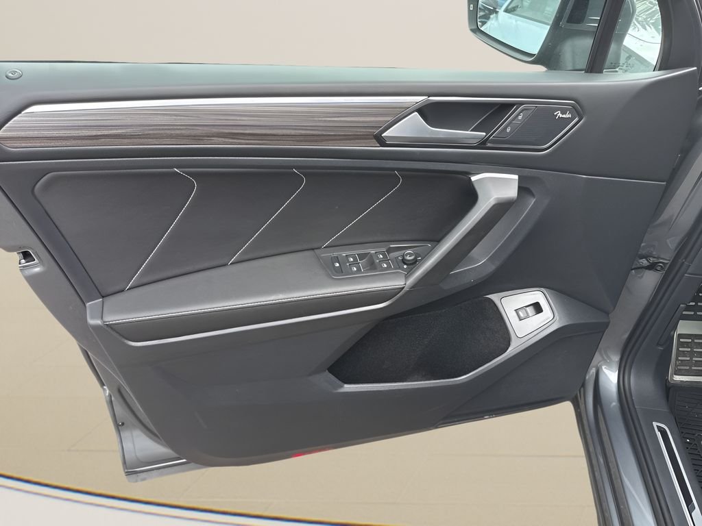 2023 Volkswagen Tiguan SEL R-LINE - Photo 10