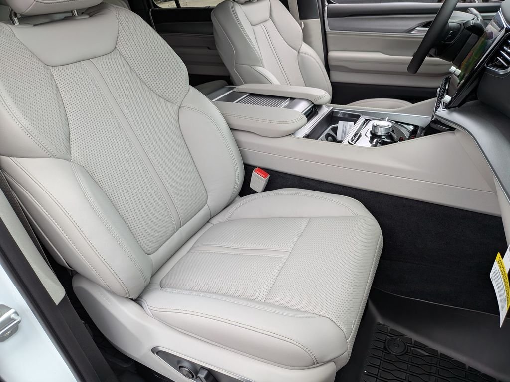 New 2026 Bright White Clearcoat Jeep Limited Reserve image 29