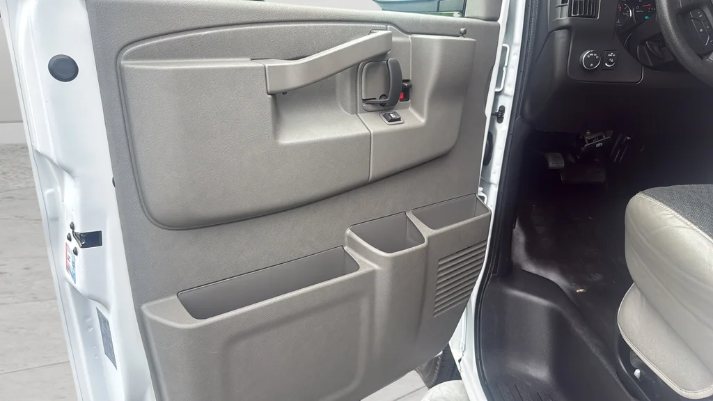 Used 2025 White GMC Work Van image 11