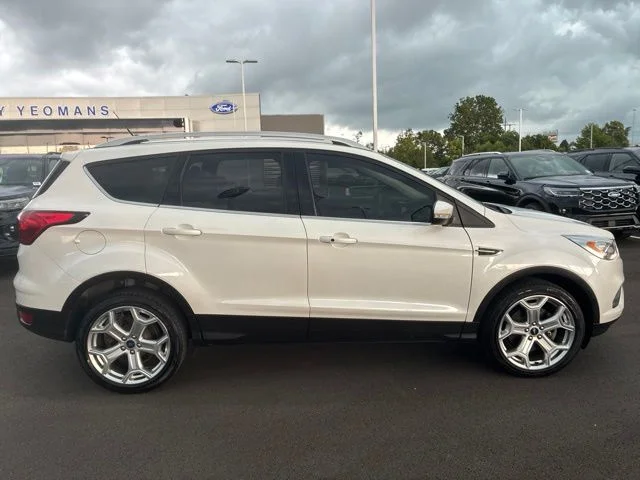 Used 2019 White Platinum Tri-Coat Metallic Ford Titanium image 9