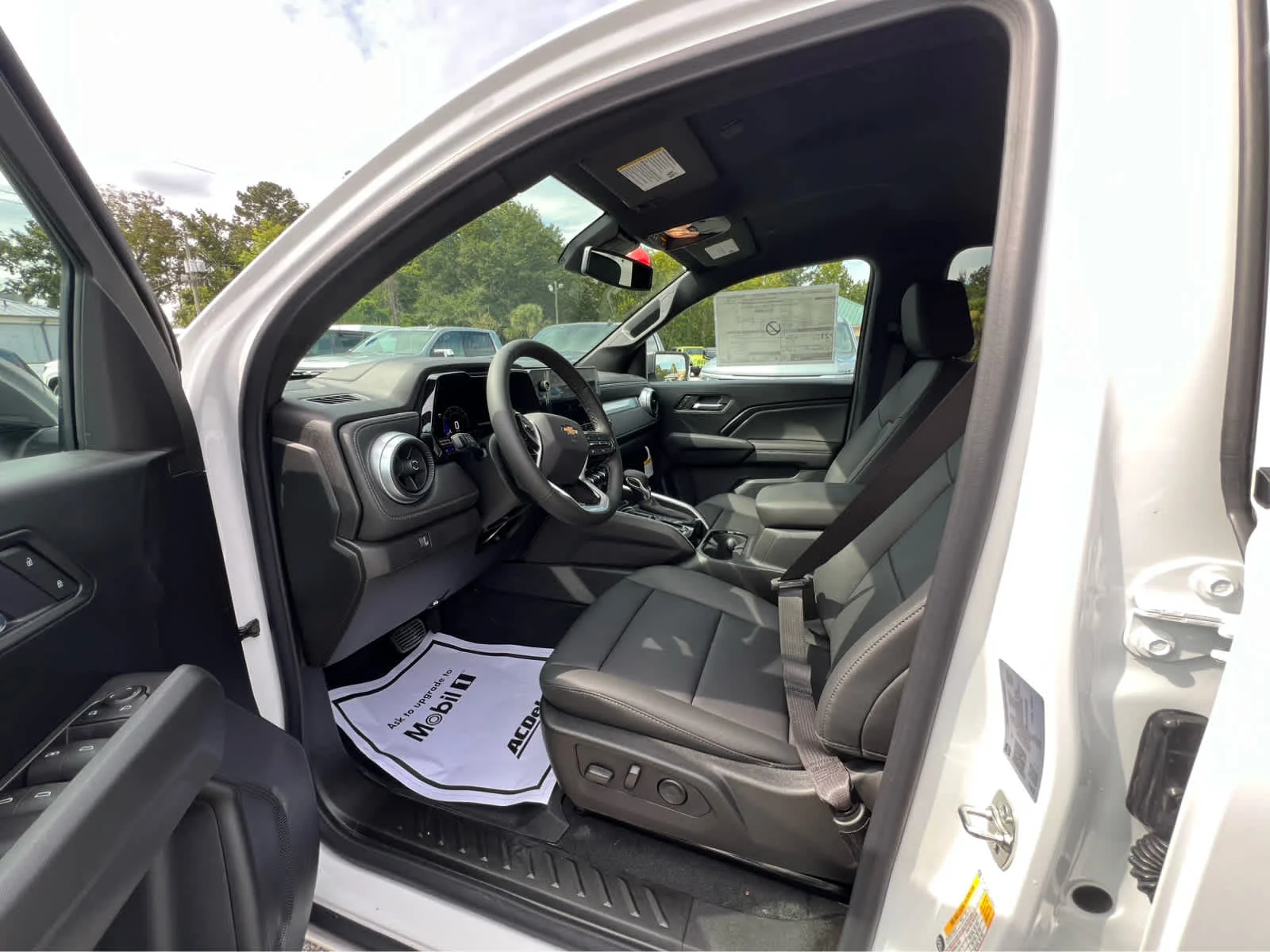 2026 Chevrolet Colorado LT - Photo 11
