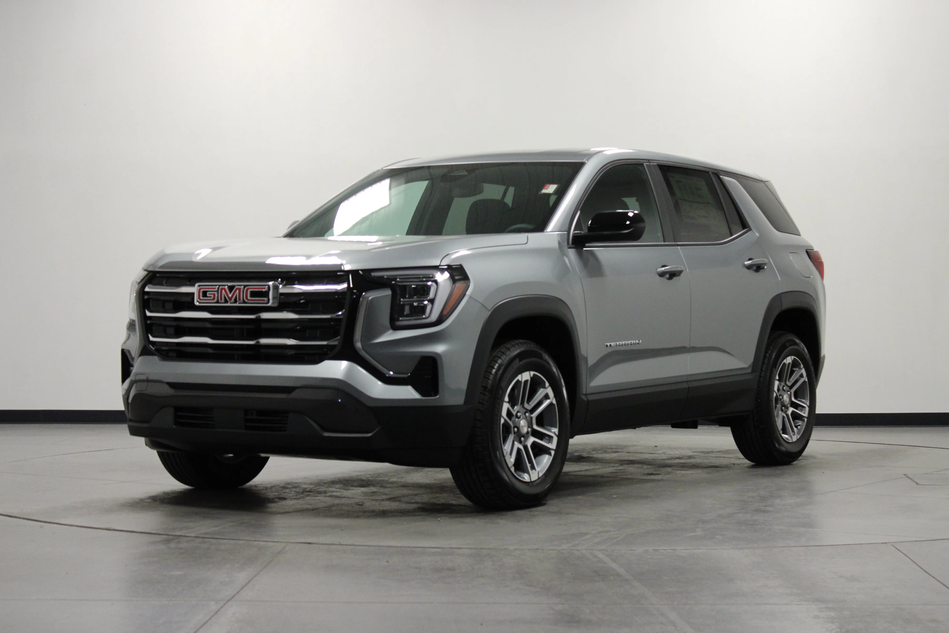 New 2027 Sterling Metallic GMC AWD Elevation image 8