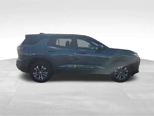 Used 2026 Lakeshore Blue Metallic Chevrolet LT image 7