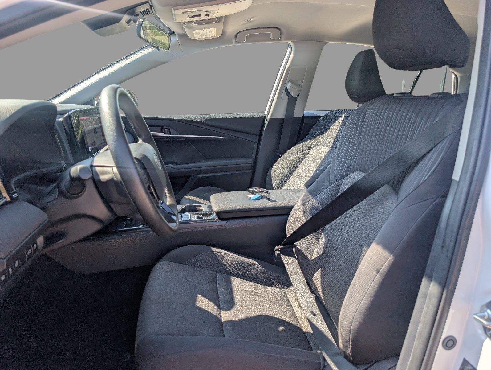 Used 2025 Ice Cap Toyota LE image 17