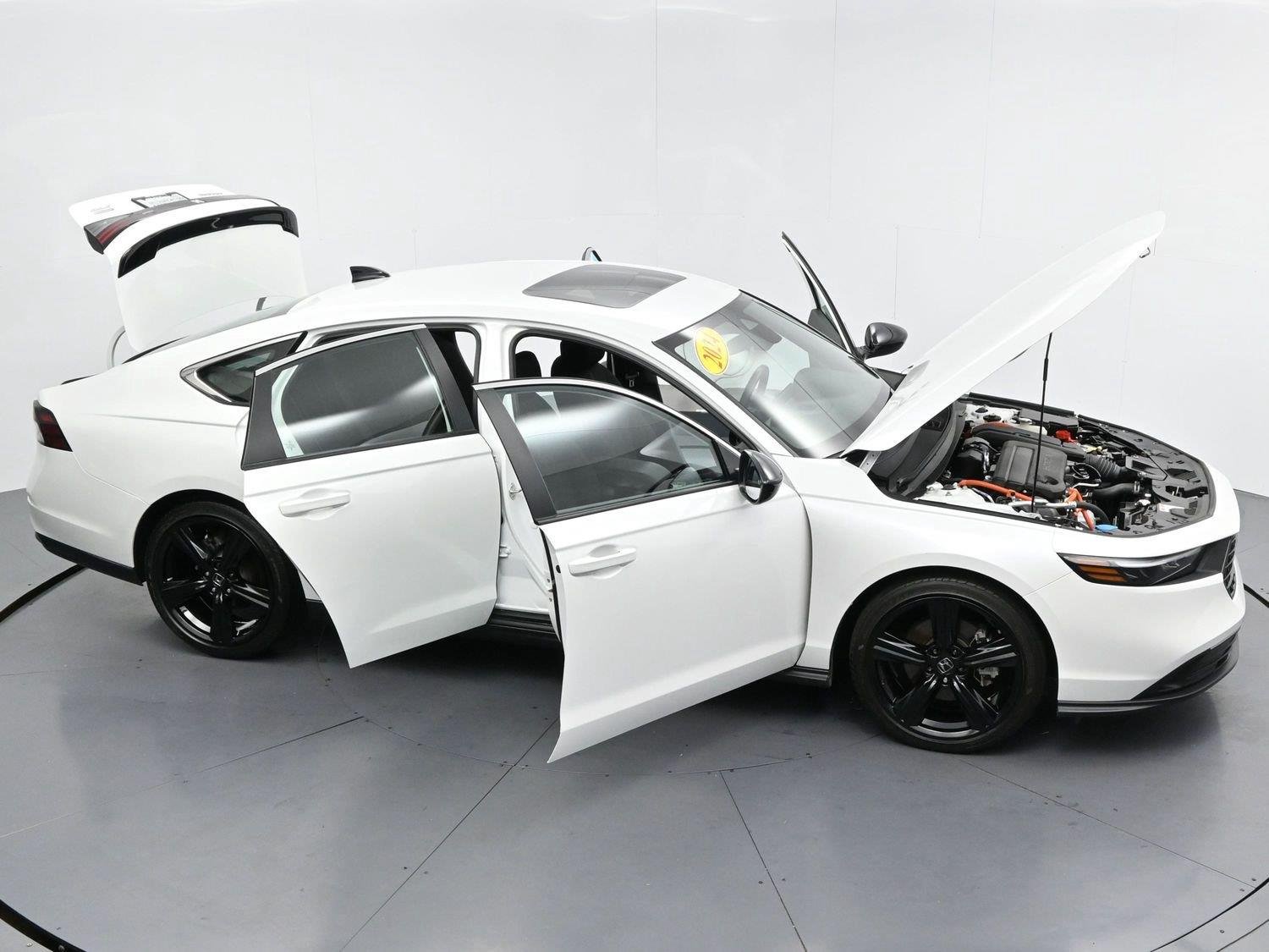 Used 2024 Platinum White Pearl Honda Sport image 42