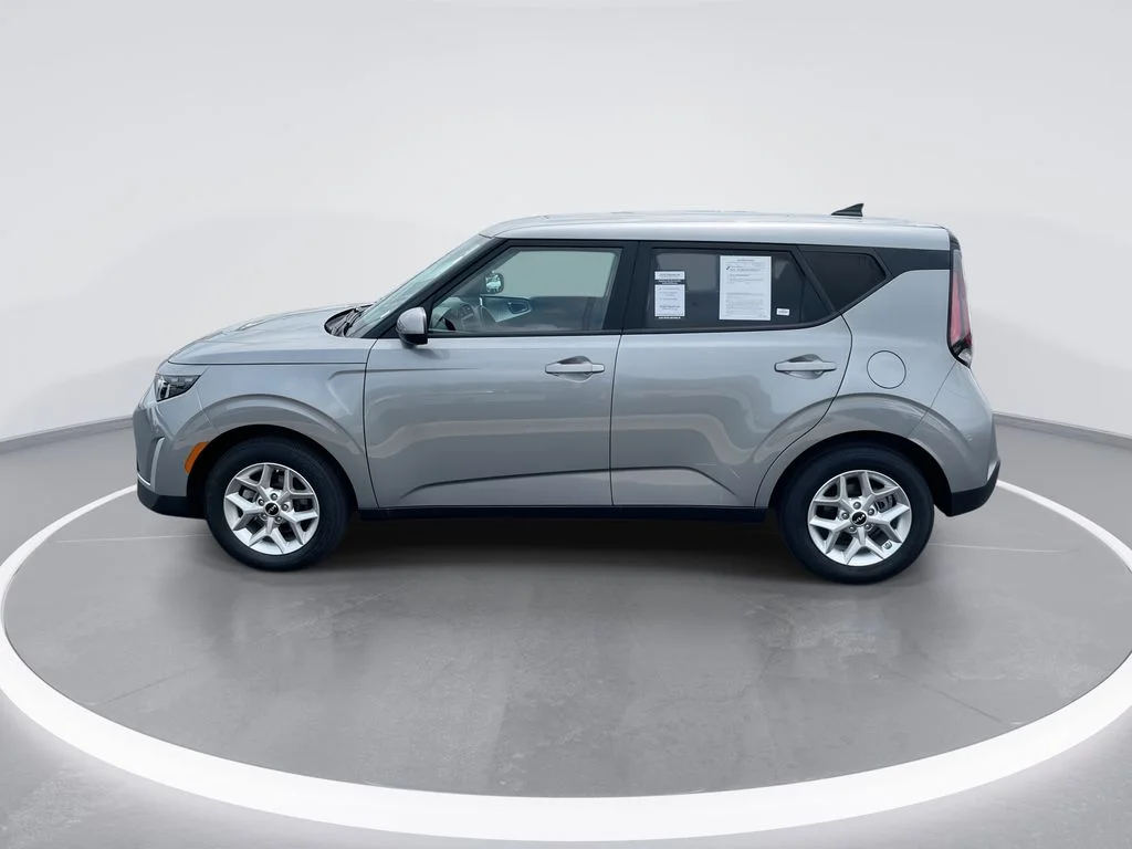 Used 2025 Gray Kia LX image 5