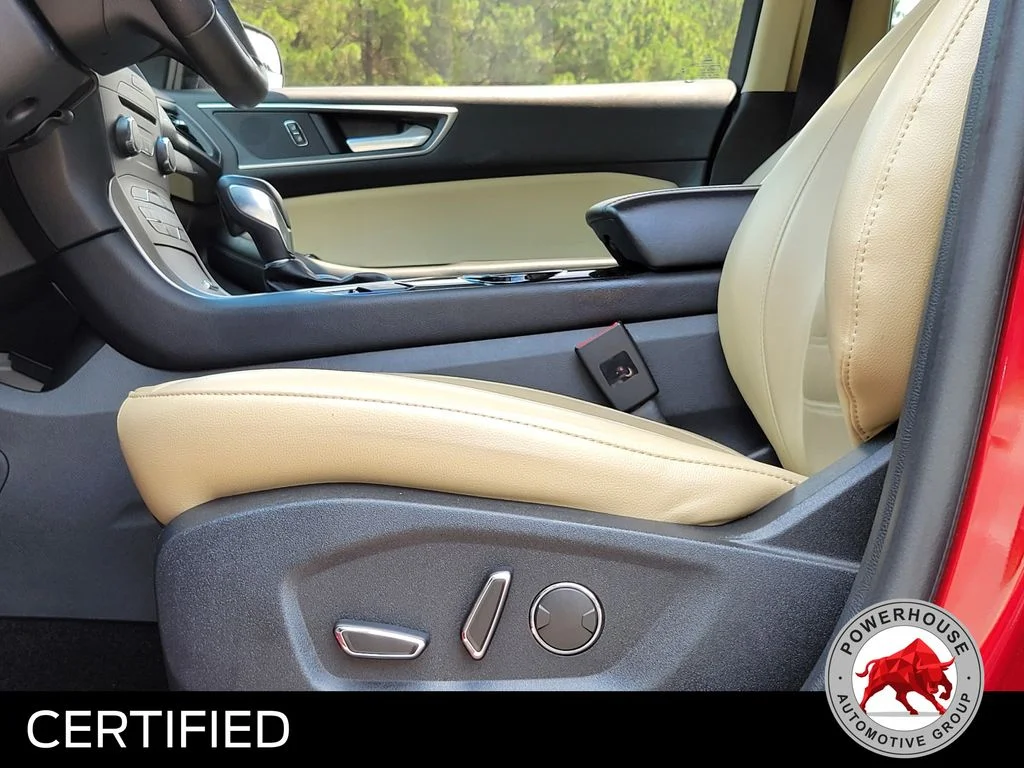 Used 2018 Red Ford SEL image 25