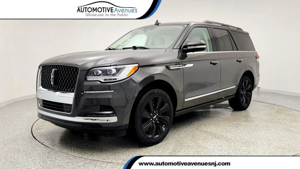 Used 2024 Chroma Caviar Dark Gray Metallic Clearcoat Lincoln Black Label 4x4 image 1