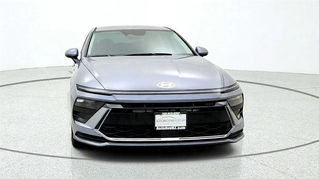 Used 2026 Transmission Blue Hyundai SE FWD image 2