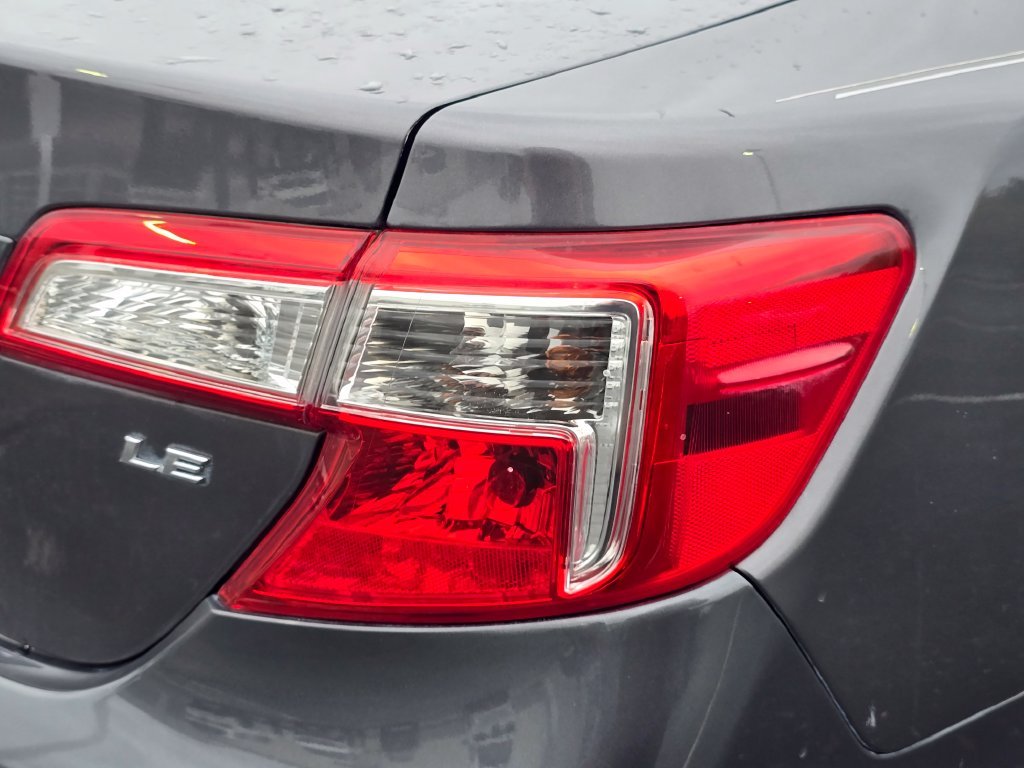 Used 2014 Gray Toyota LE image 24