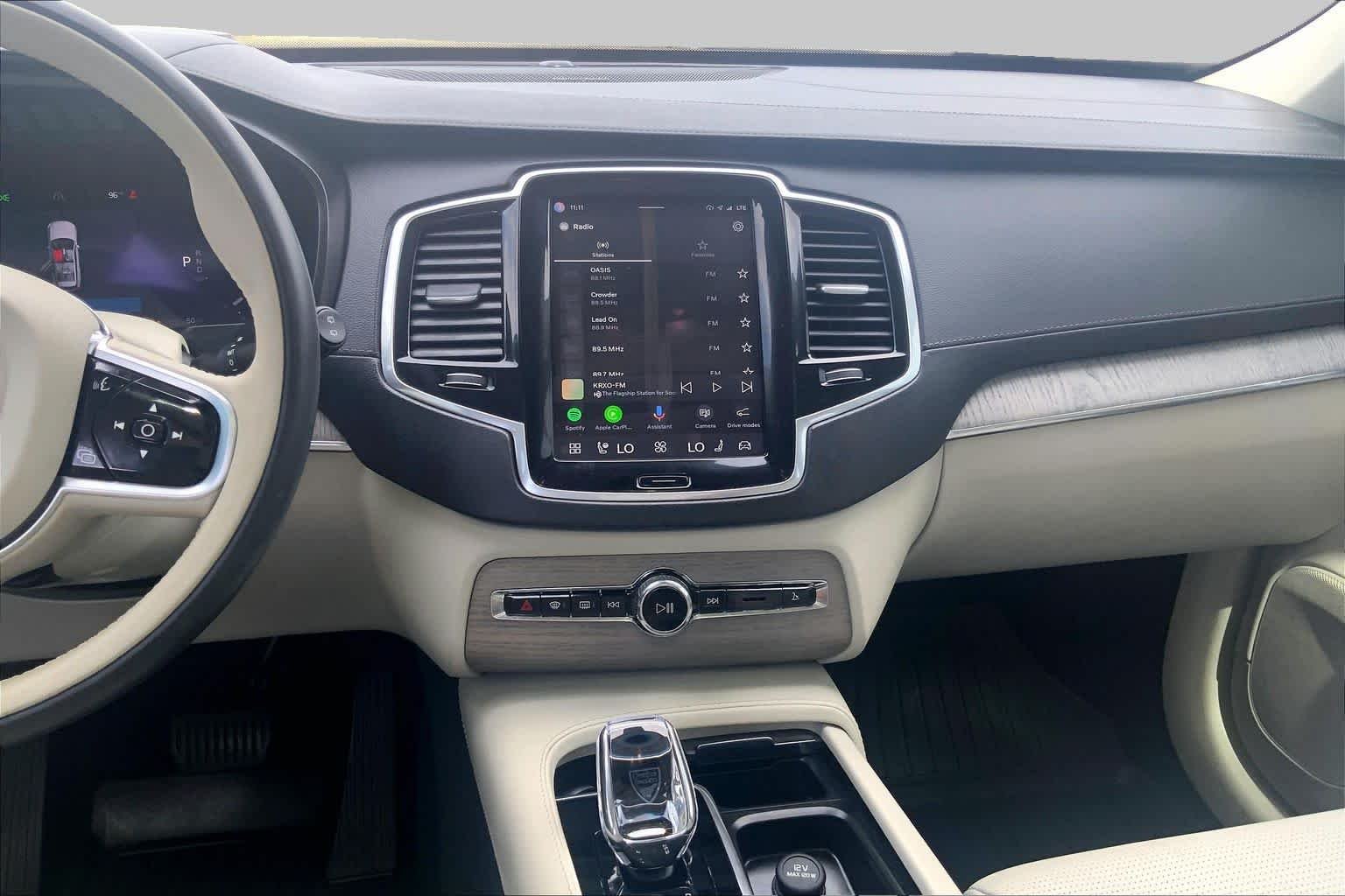 Used 2025 WHITE Volvo Ultra image 7