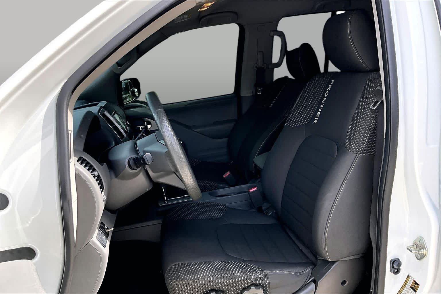 Used 2018 Glacier White Nissan Desert Runner image 8