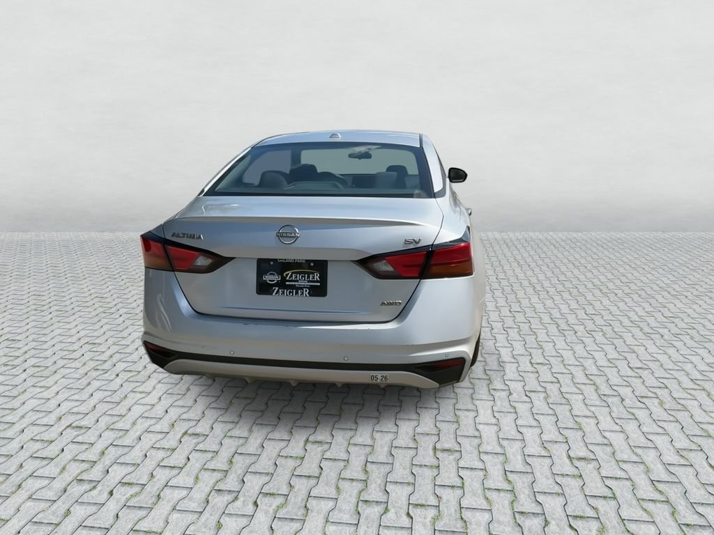 Used 2023 Silver Nissan 2.5 SV image 7