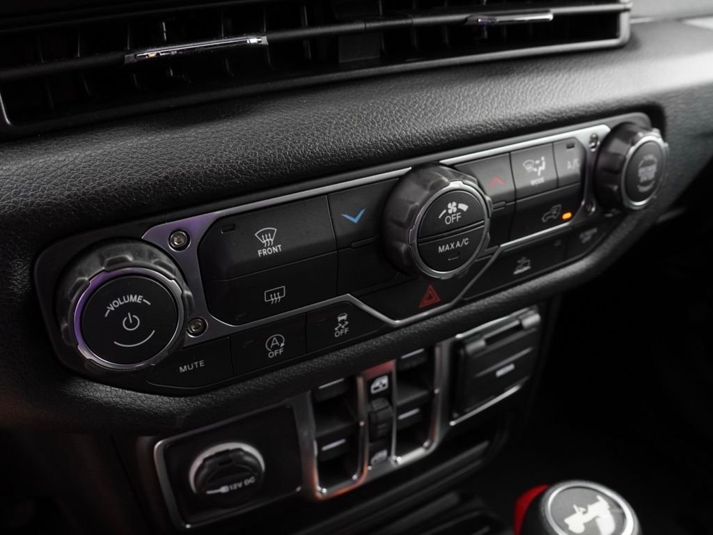 New 2026 Black Clear-Coat Exterior Paint Jeep Sport image 14