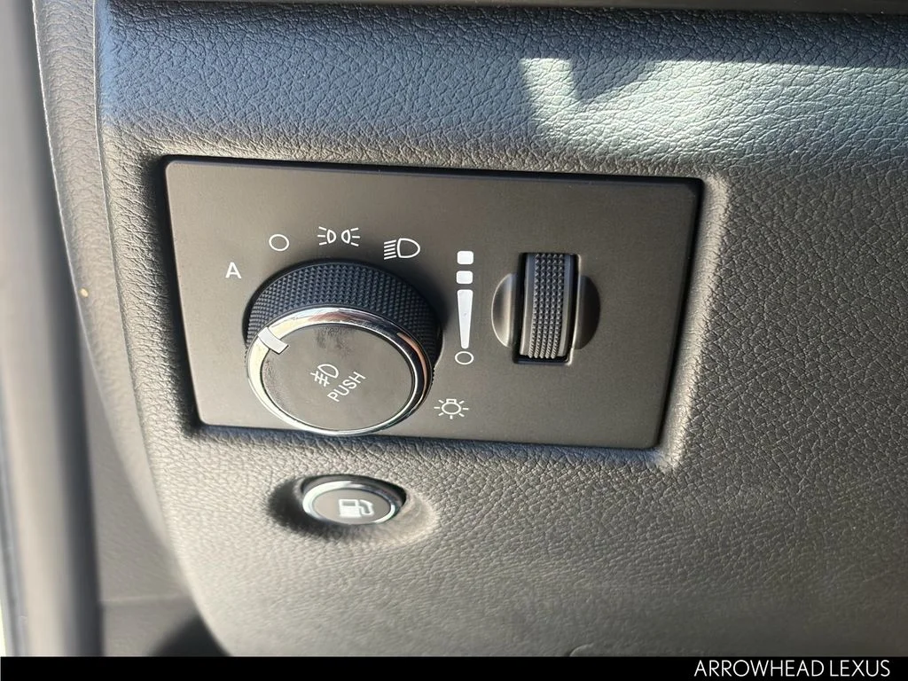 Used 2022 White Jeep Laredo X image 20