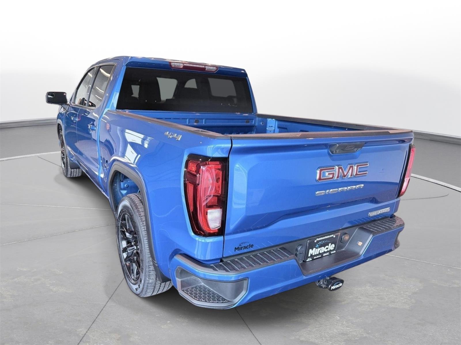 Used 2024 Dynamic Blue Metallic GMC Elevation image 4