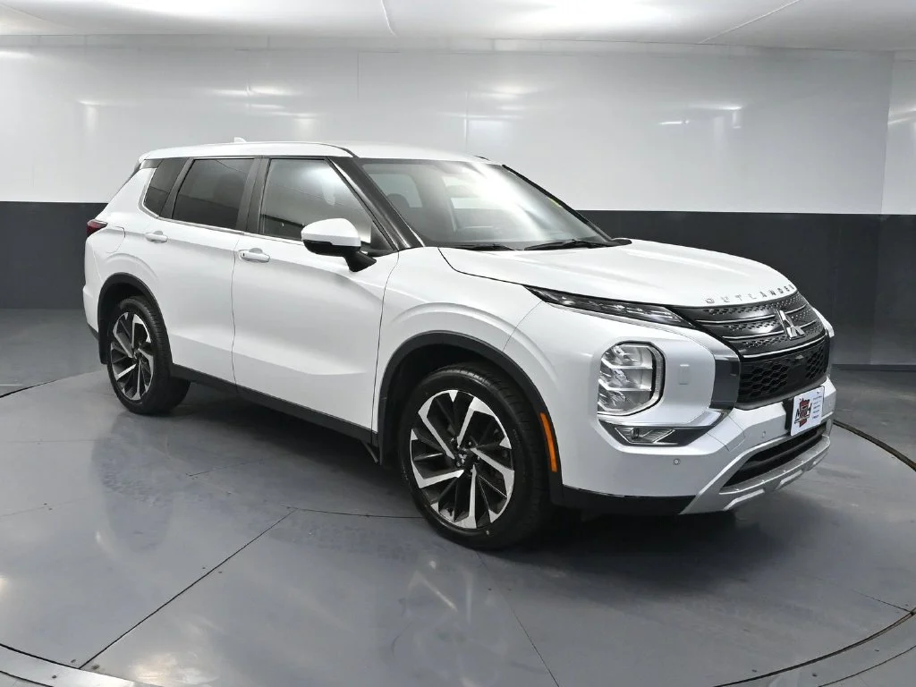 2023 Mitsubishi Outlander