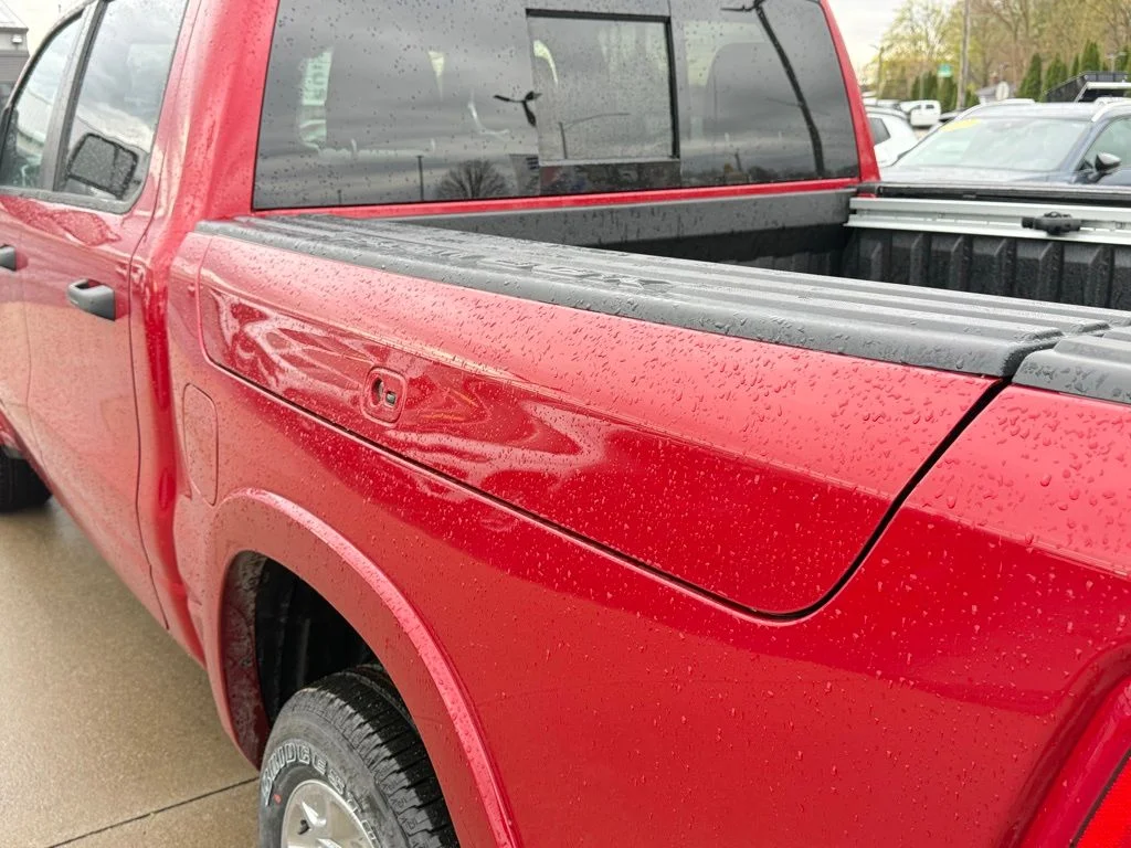New 2026 Molten Red Pearl-Coat Exterior Paint RAM Big Horn/Lone Star image 15