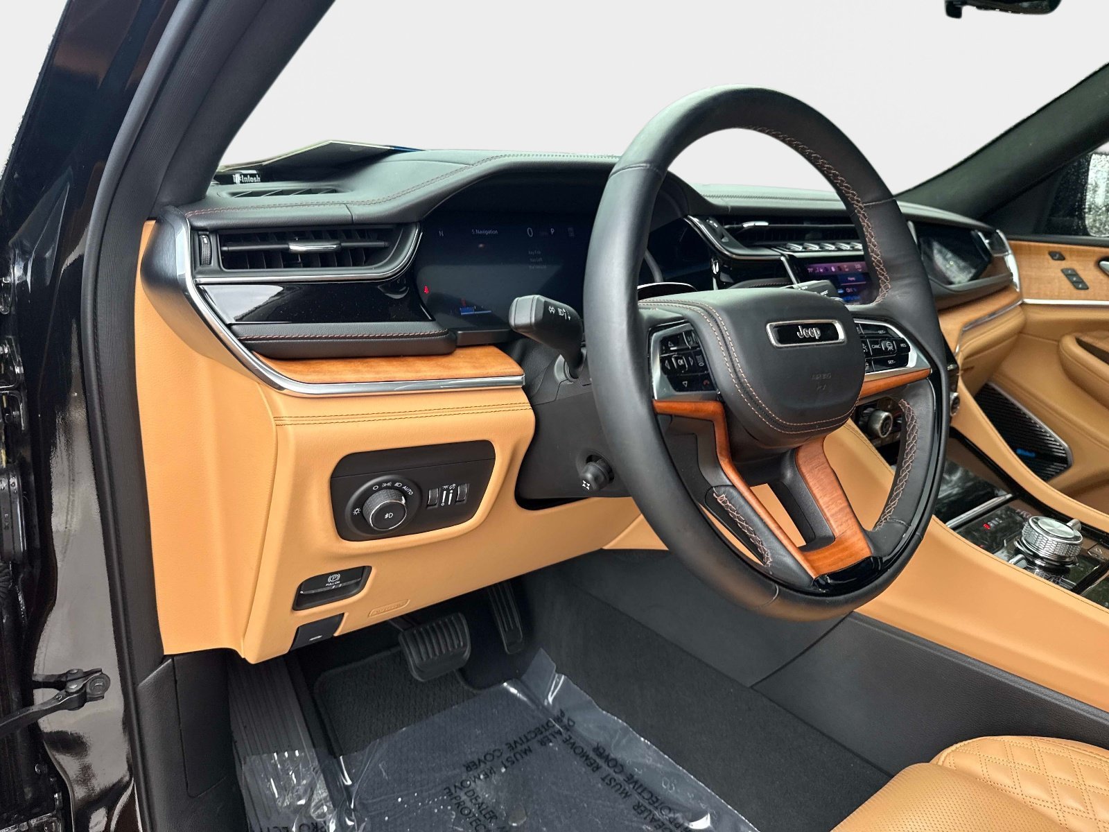 Used 2025 Diamond Black Crystal Pearlcoat Jeep Summit Reserve image 20