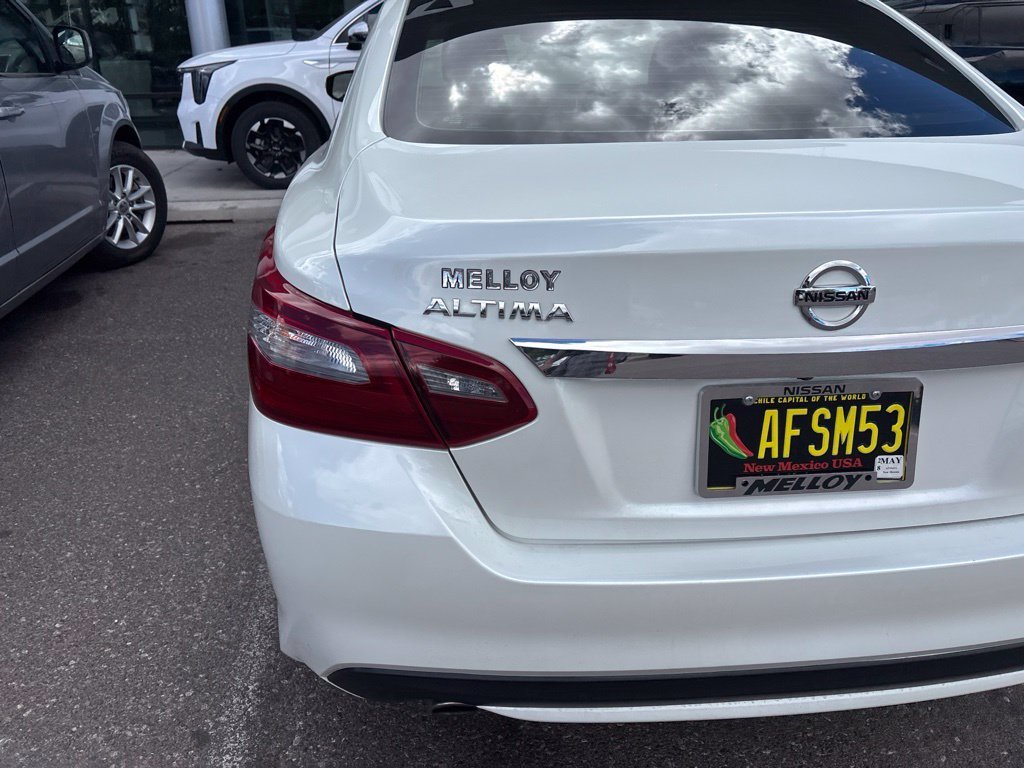 Used 2018 White Nissan 2.5 SV image 20