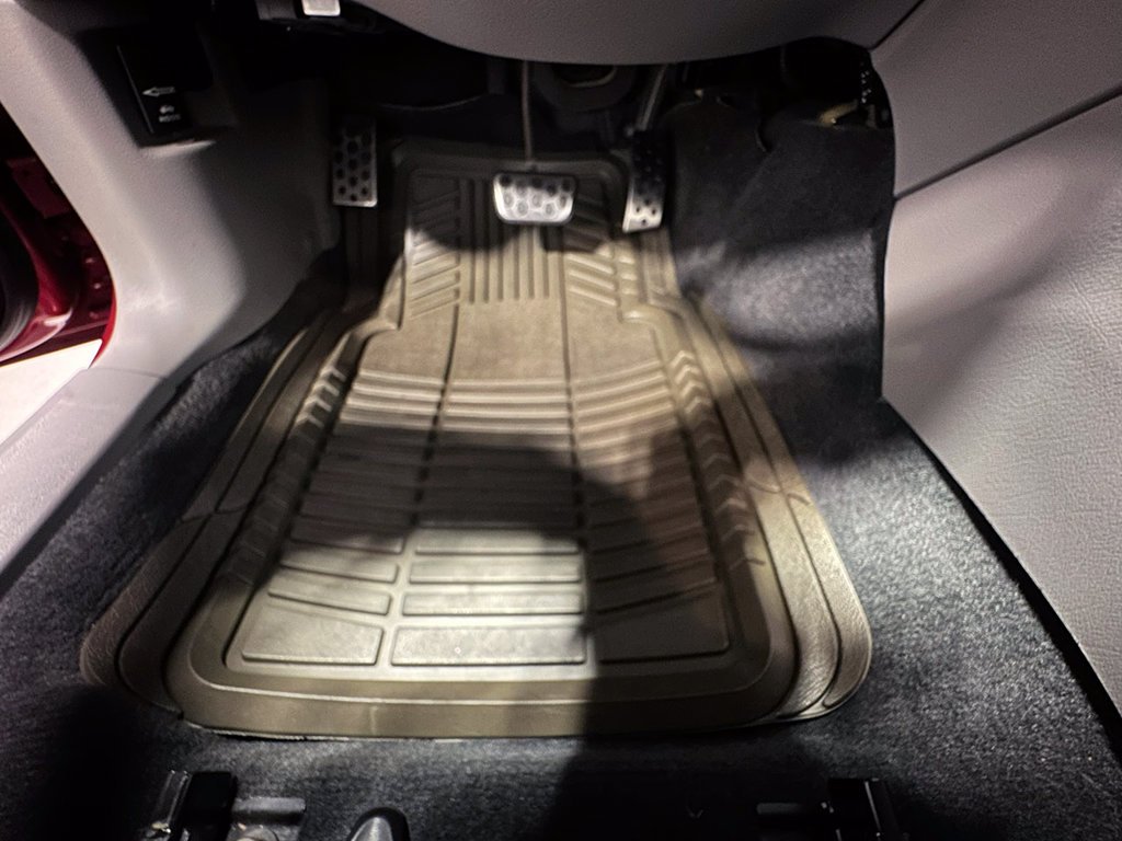 Used 2004  Ford GT image 79