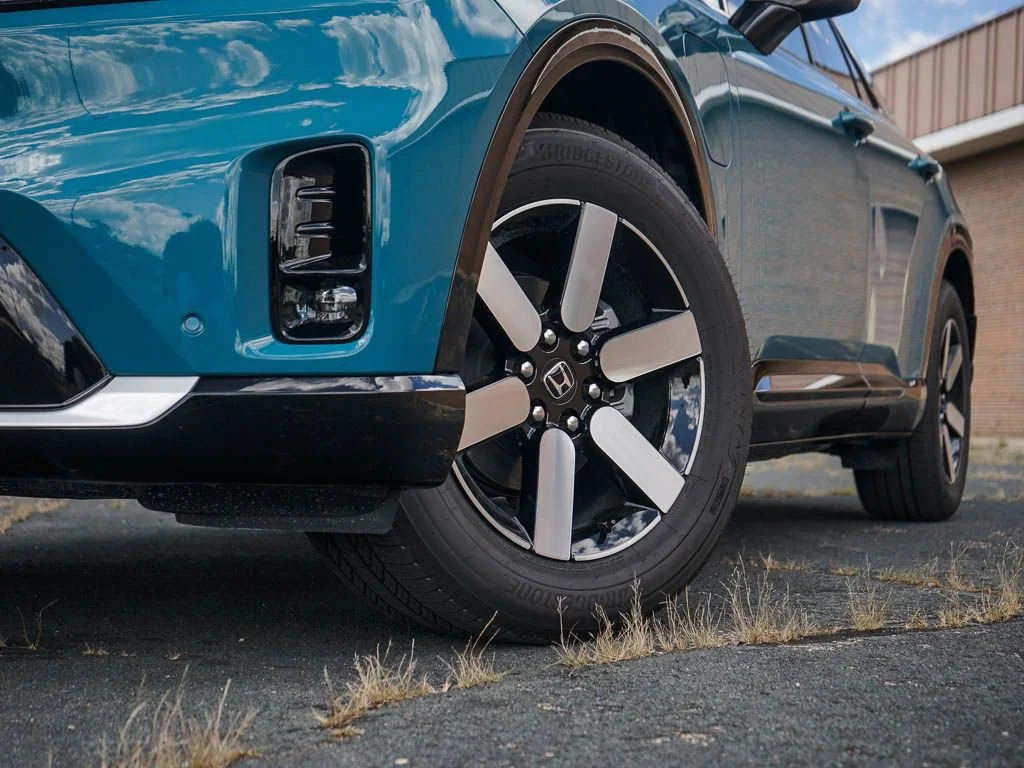 New 2026 North Shore Pearl Honda Touring image 6