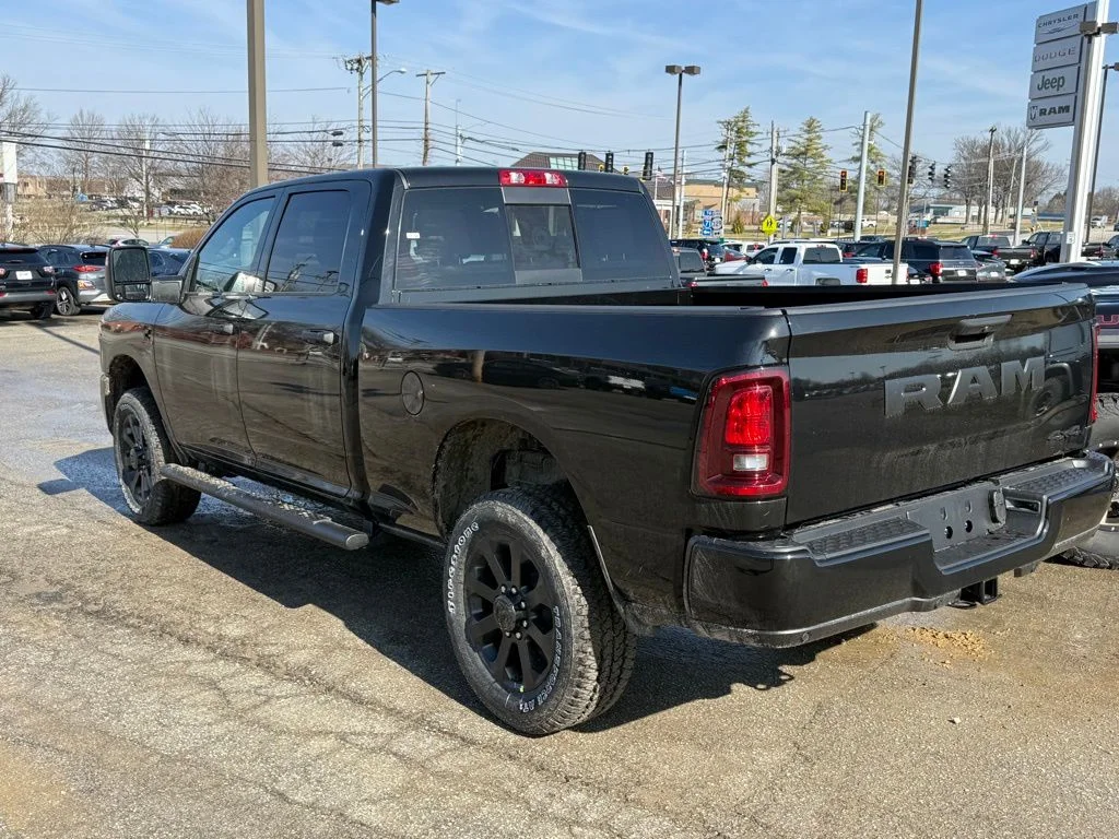 New 2026 Diamond Black Crystal Pearl-Coat Exterior Paint RAM Tradesman image 10