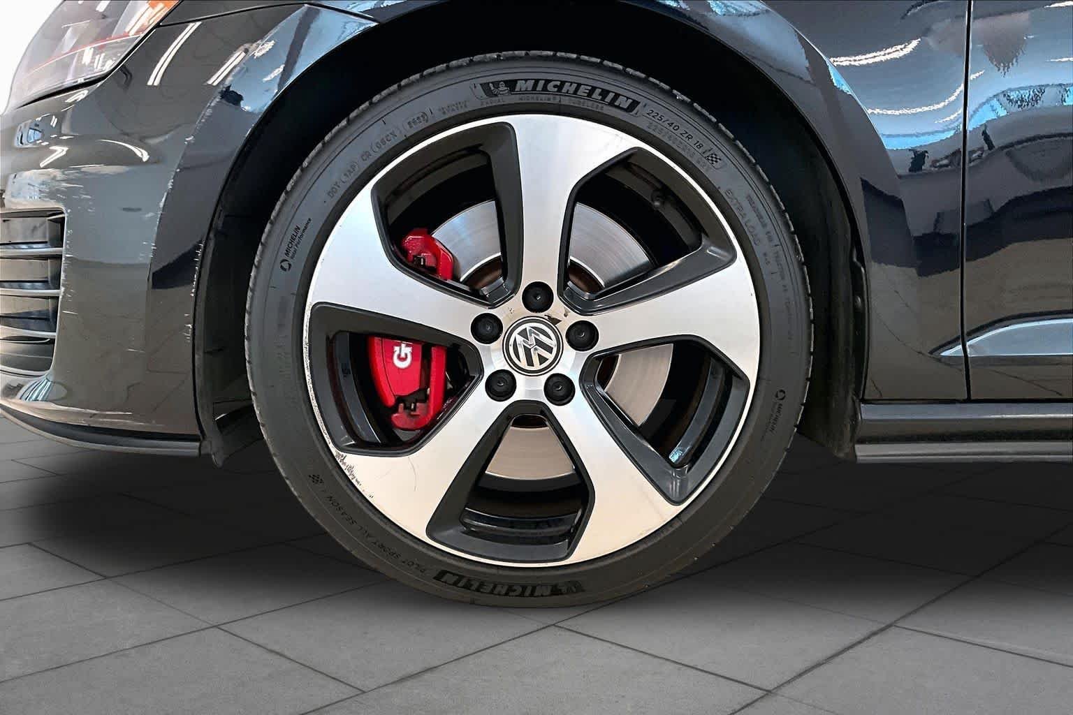 Used 2017 BLACK Volkswagen Autobahn image 9