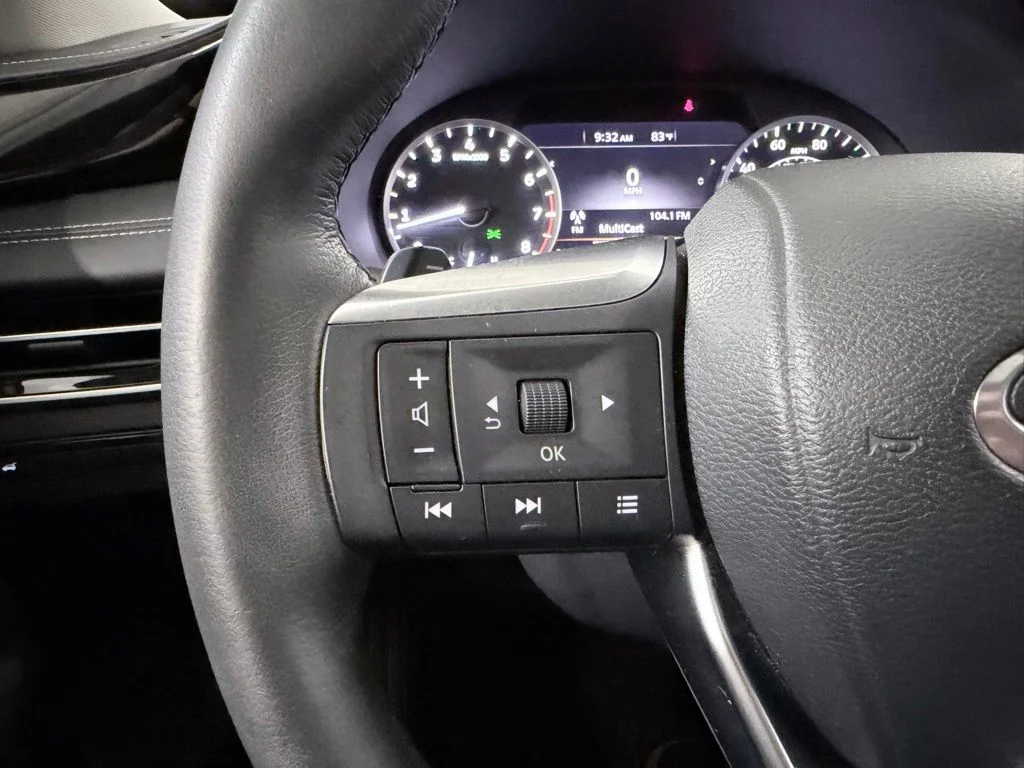 Used 2023 Silver INFINITI PURE image 22