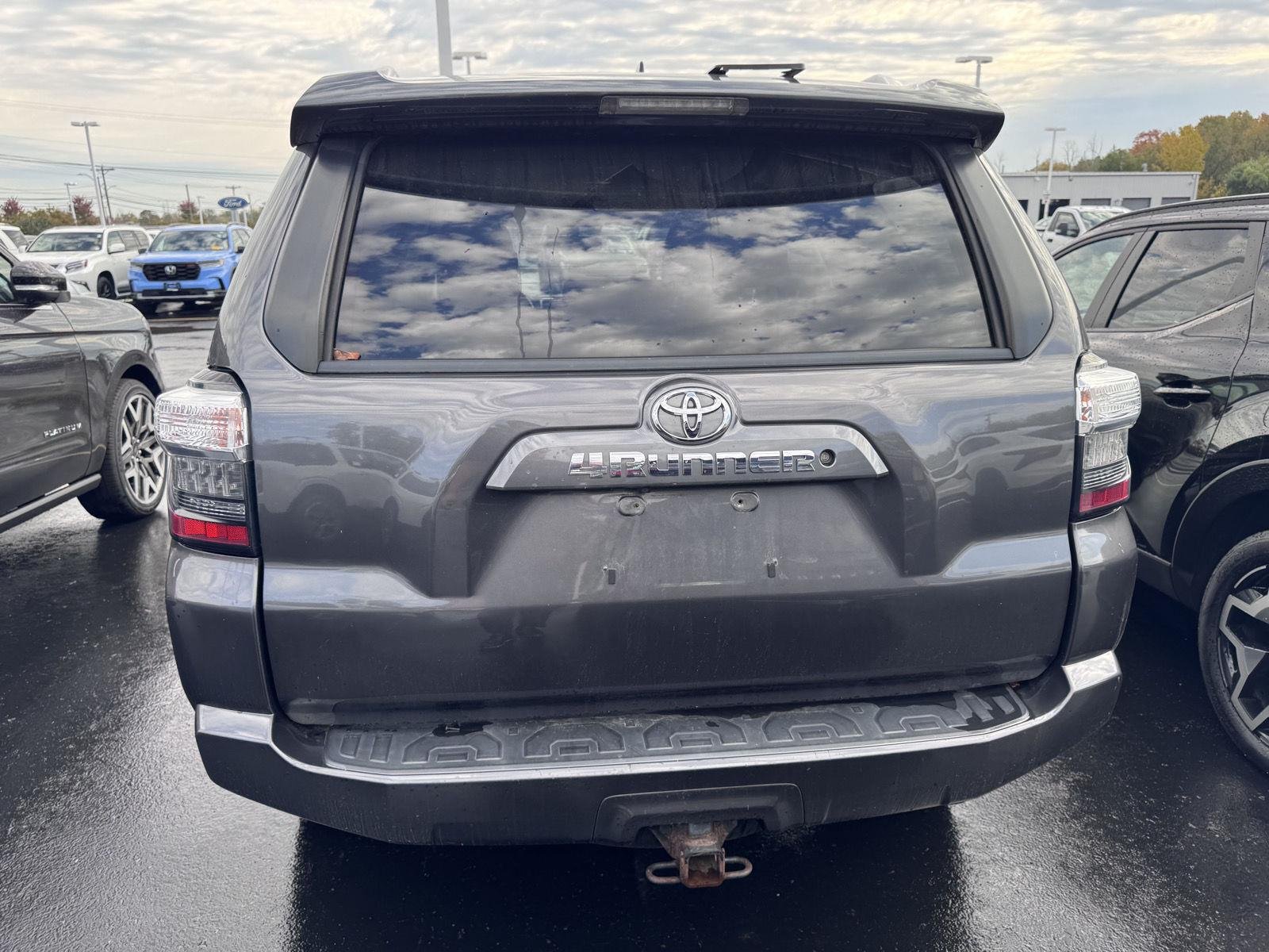 Used 2018 Magnetic Gray Metallic Toyota SR5 image 5