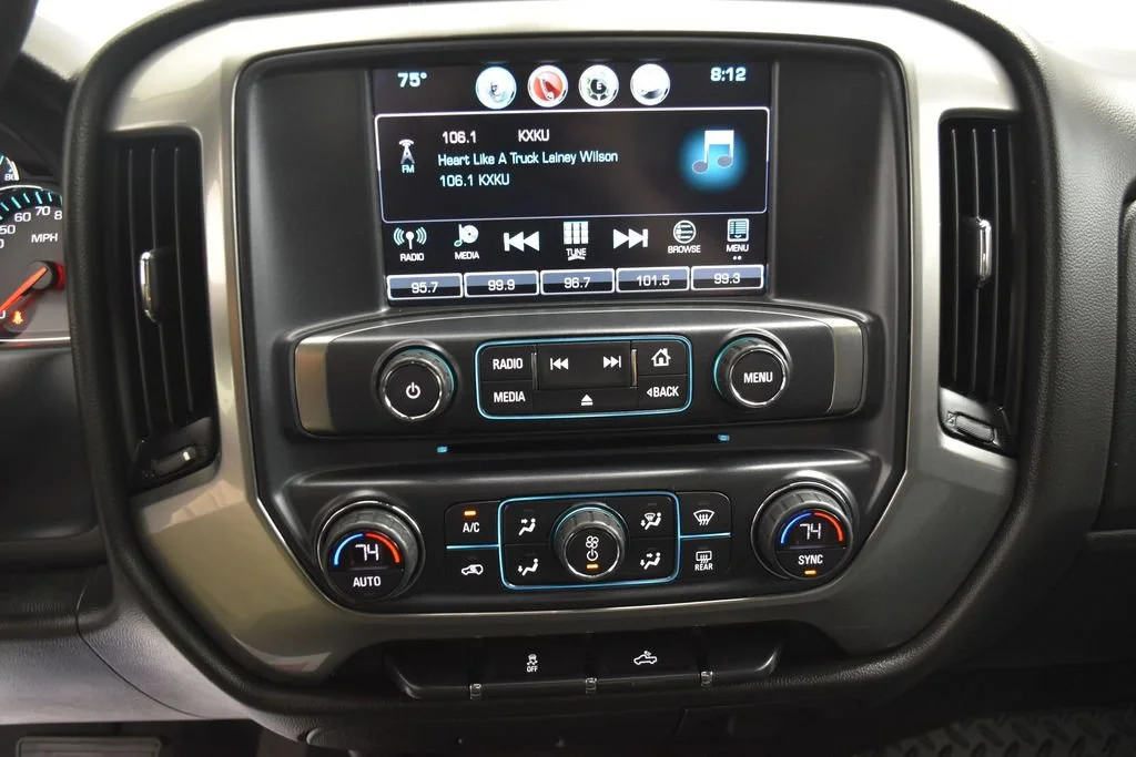 Used 2019 Summit White Chevrolet LT image 12