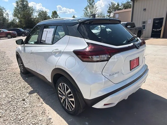 Used 2023 White Nissan SV image 5