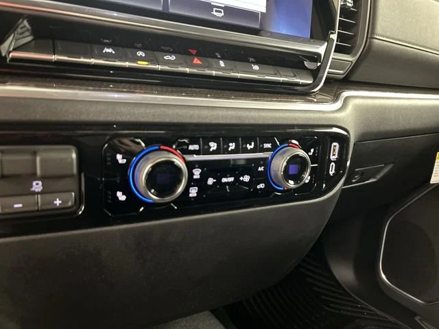 New 2026 Summit White Chevrolet LT (2FL) image 19